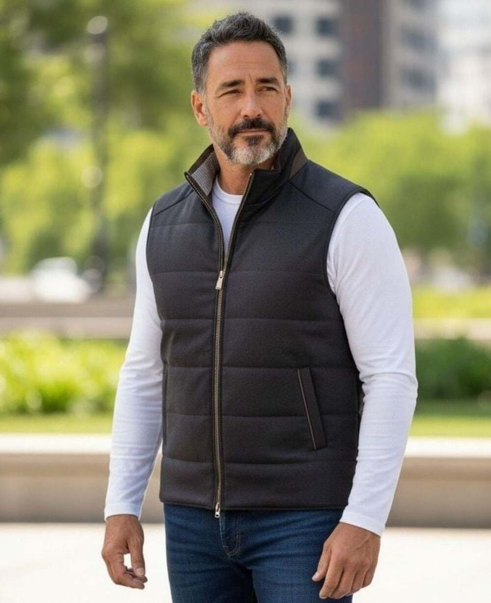 Peter Millar Men's Navy Quilted Wool and Cashmere Full Zip Vest Size M